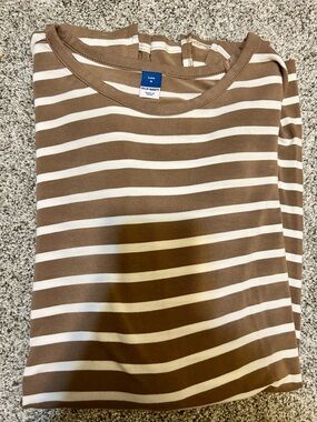 Old Navy Brown & White Striped Women’s Crewneck Long Sleeve Shirt